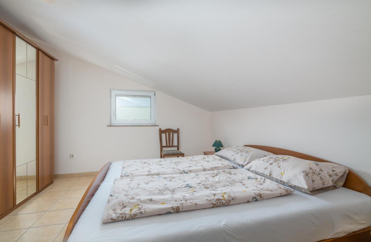 Pansion Dujmovic 1 Apartment Малинска Екстериор снимка