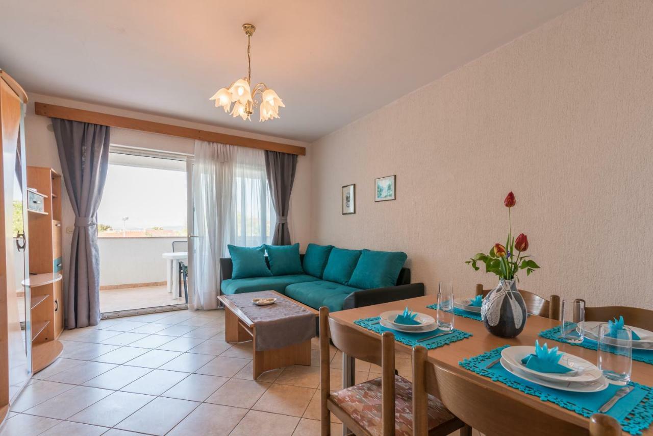 Pansion Dujmovic 1 Apartment Малинска Екстериор снимка