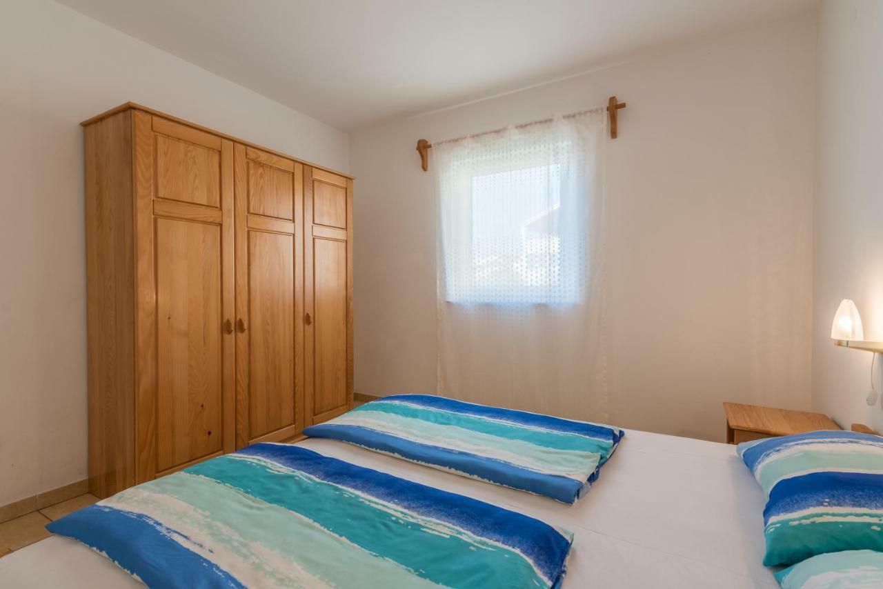 Pansion Dujmovic 1 Apartment Малинска Екстериор снимка