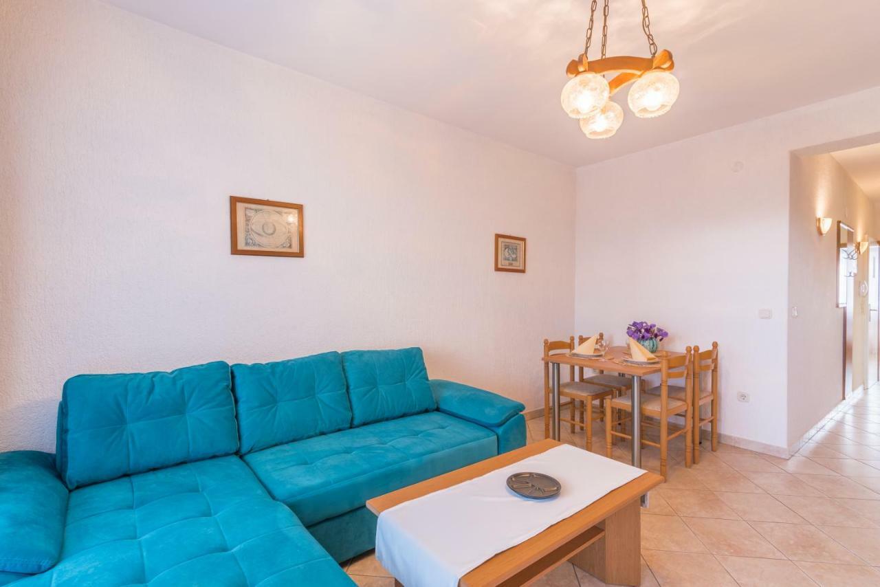 Pansion Dujmovic 1 Apartment Малинска Екстериор снимка