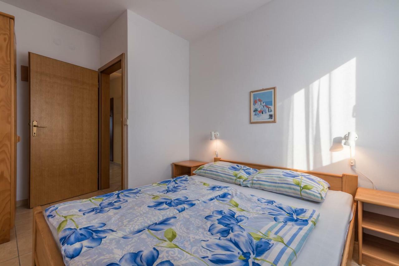 Pansion Dujmovic 1 Apartment Малинска Екстериор снимка